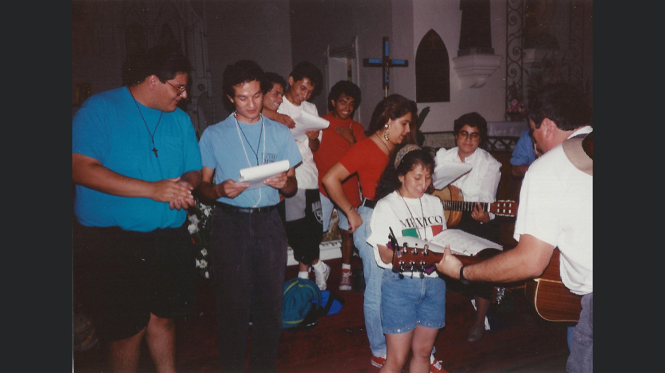 Mission of Padre Migrante: Padre, la piñata